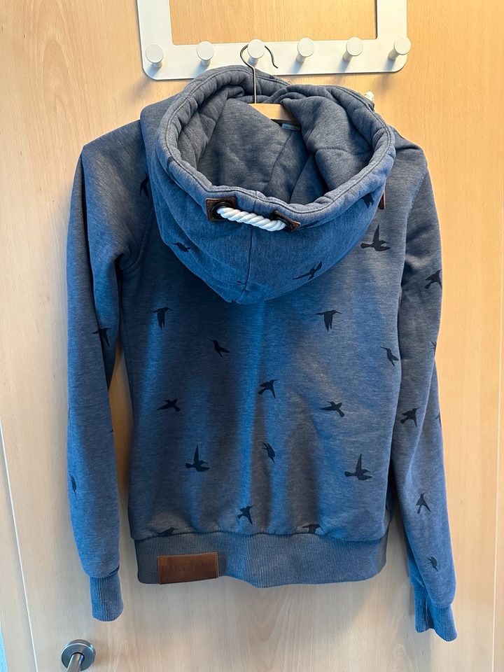 Naketano, S, Blau mit Schwalben, Sweat, Jacke in Euskirchen