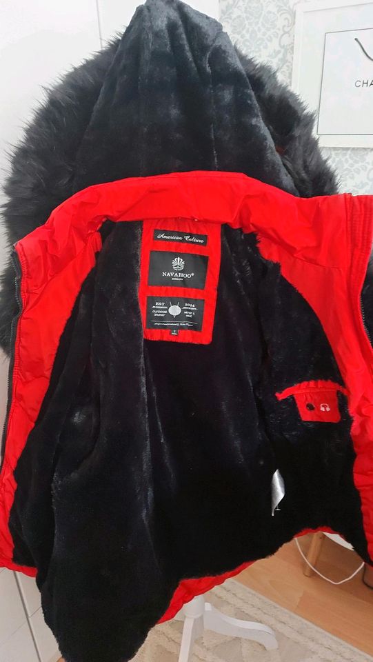 Warme Winterjacke Navahoo in rot Neu Gr. S in Dinklage