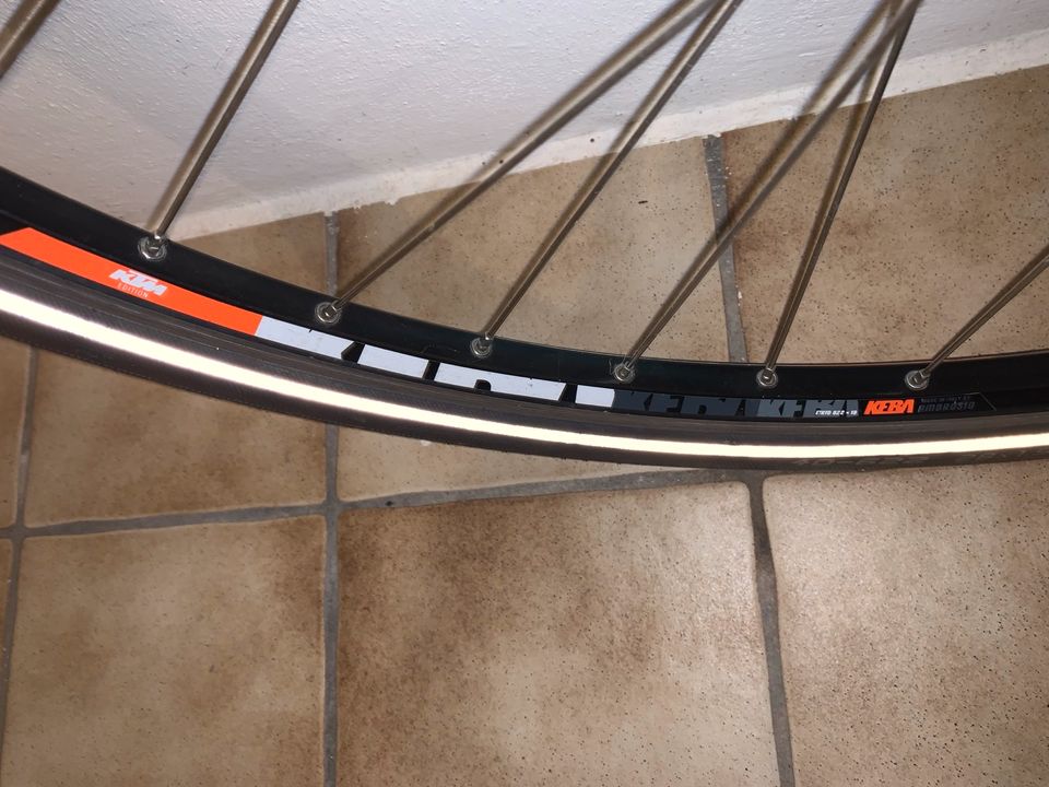 Vorderrad 28 Zoll KTM/Shimano Deore /Marathon Reifen   sehr gut in Moos