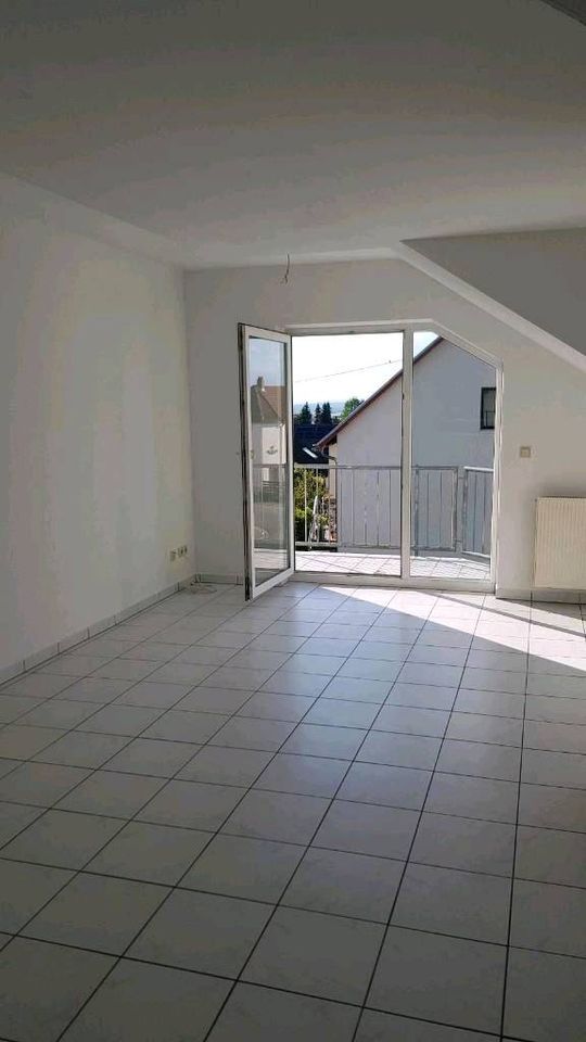 Schöne 2 ZKB-Wohnung Diele AR KR Balkon Garage in Riegelsberg in Riegelsberg