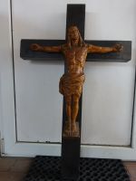 Antikes Holzkreuz mit Figur ca. 97 cm hoch Nordrhein-Westfalen - Lübbecke  Vorschau