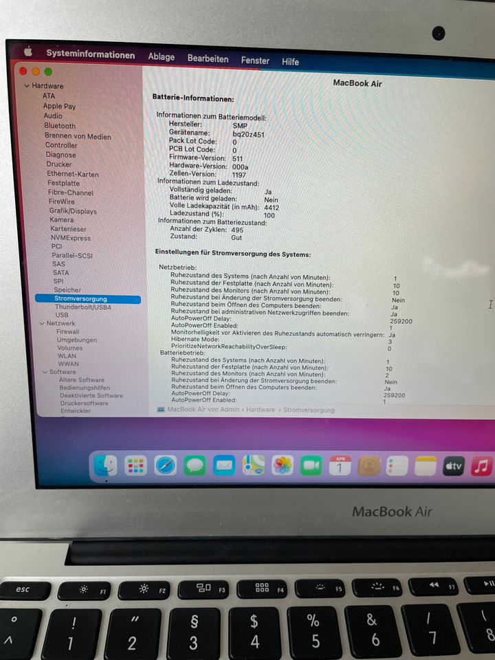 MacBook Air 11. (Anfang 2014) mit Kabel (original) in München