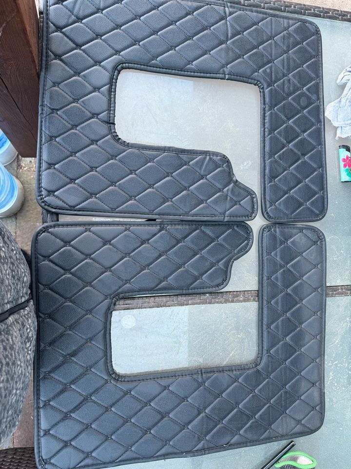 Fußmatten für Dodge Durango 3,6 in Gerach