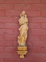 Alt Madonna Holz Geschnitzt Figur Holzfigure Wandfigur Statue Hessen - Groß-Gerau Vorschau