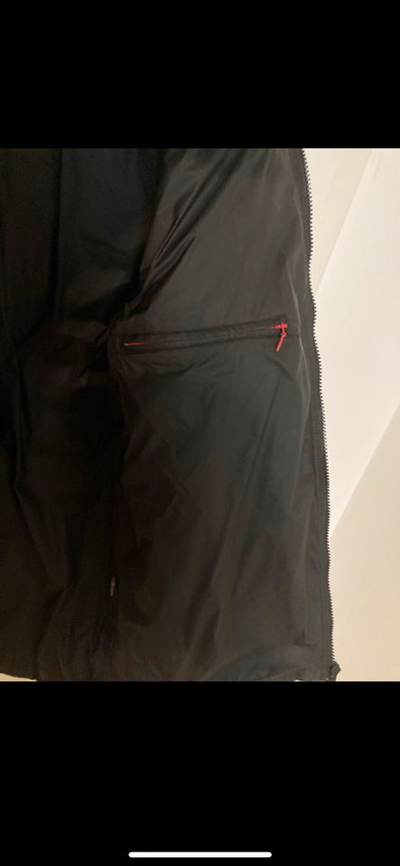 Hugo Boss Steppjacke Übergangsjacke in Bielefeld