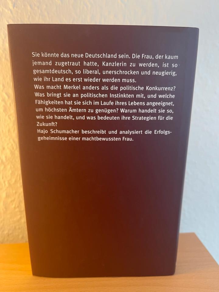 Die zwölf Gesetze der Macht, Angela Merkels Erfolgsgeheimnisse in Pewsum