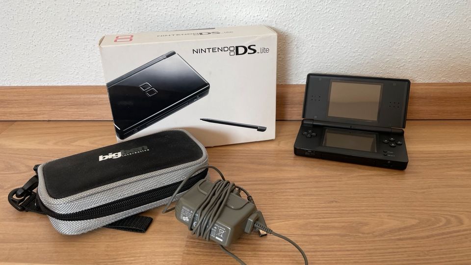 ⭐️ Nintendo DS Lite schwarz in Oberding