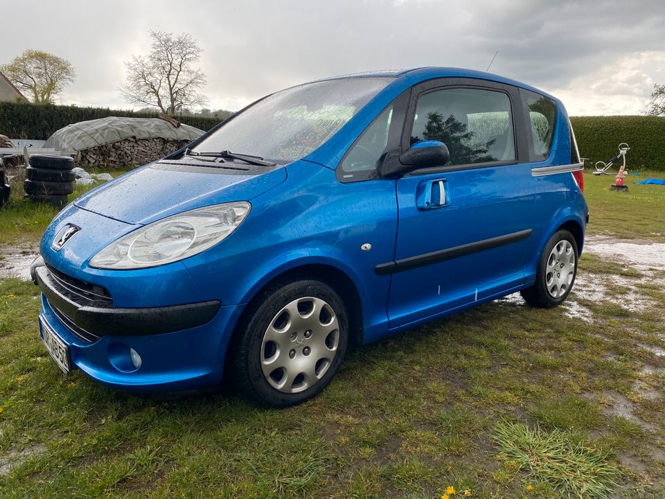 Peugeot 1007, 135800km, Ez: 08/2005, 75 PS, Schiebetüren in Fünfseen