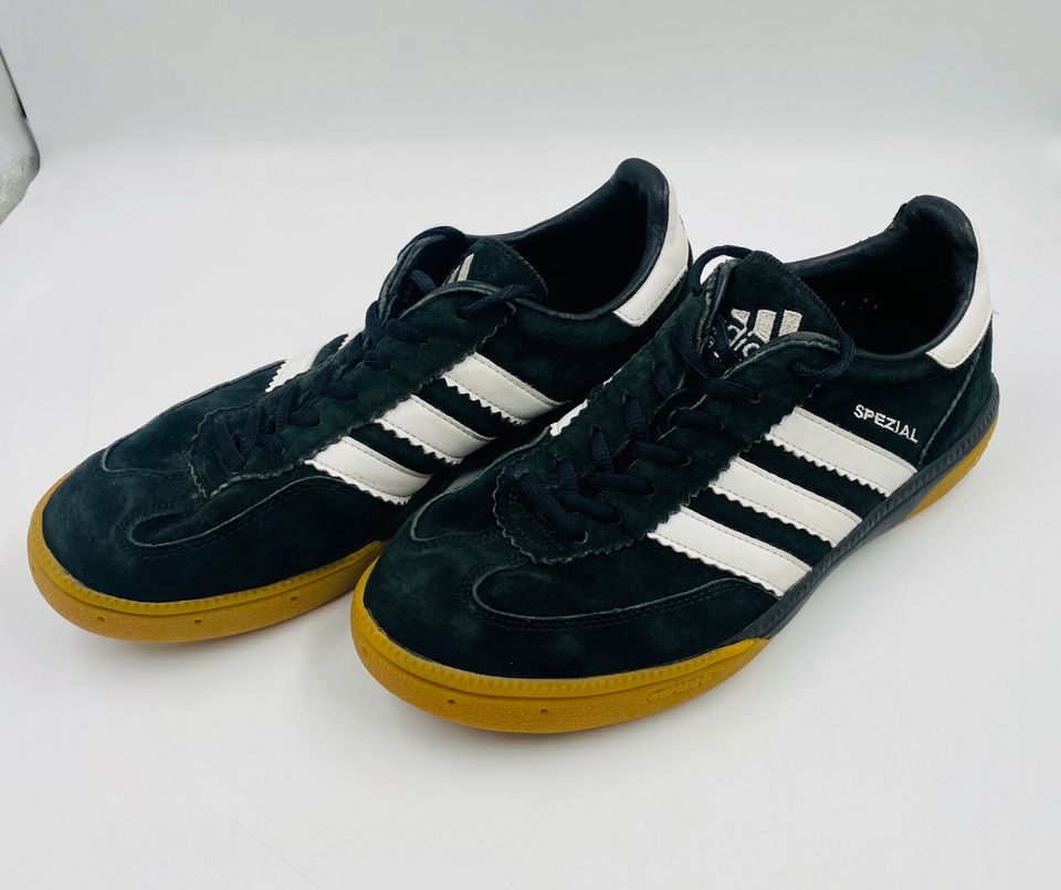 Adidas Handball Spezial Schuhe - Größe 42 in Hamburg