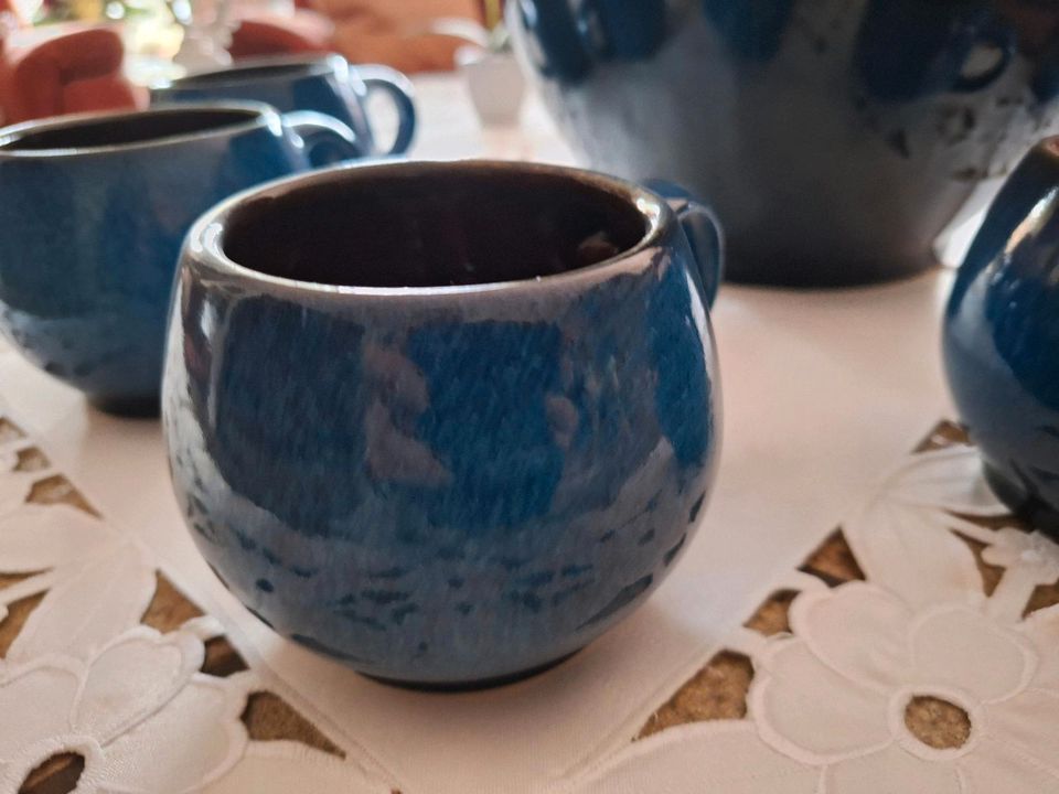 Blaue Keramikbowle in Bergheim