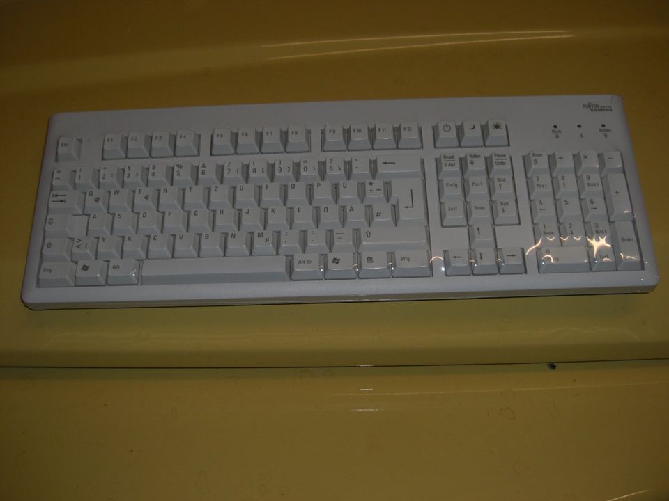 Fujtsu Siemens PS2 Tastatur noch Original eingeschweisst in Wiederstedt