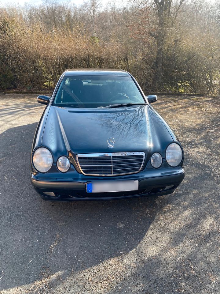 Mercedes Benz E200 in Wonsees