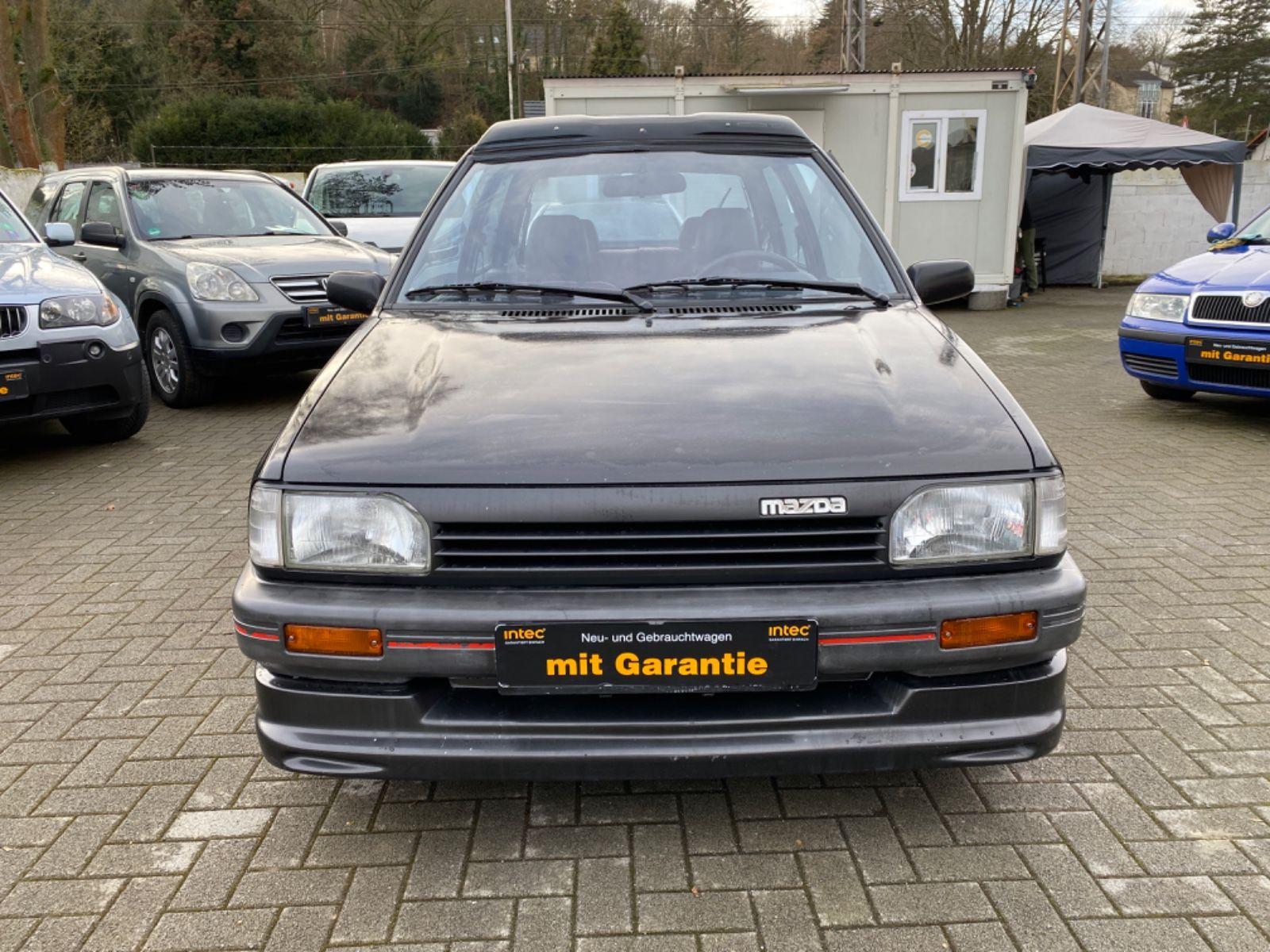 Abbildung des Autos Mazda 121 &#x2F; Faltdach