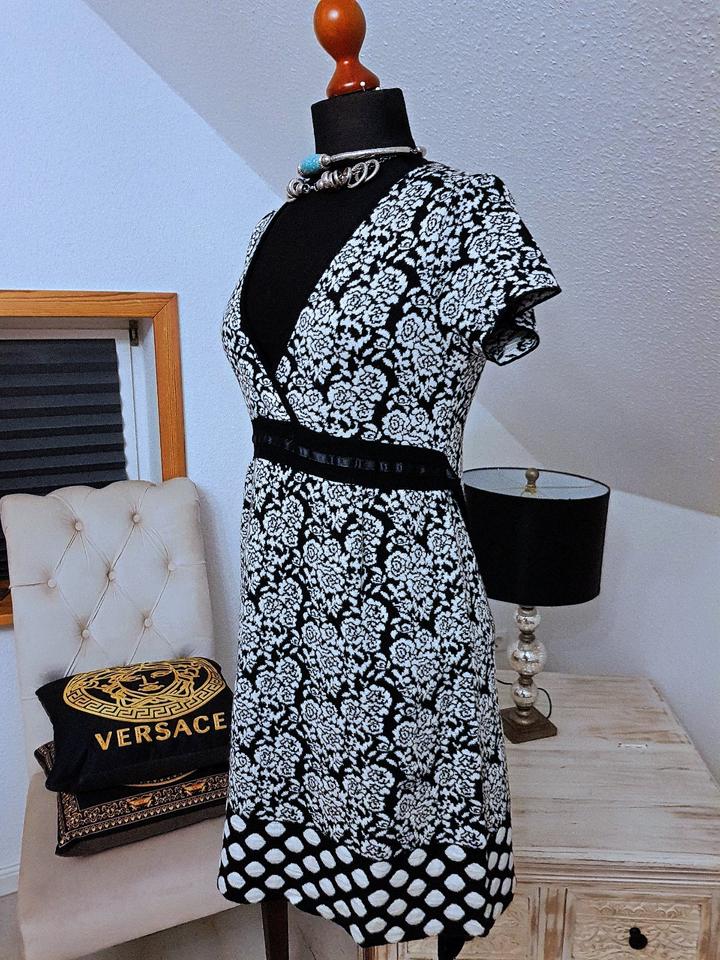 TWINSET Damen Strickkleid schwarz weiß Mischwolle Gr.S-M in Twistringen