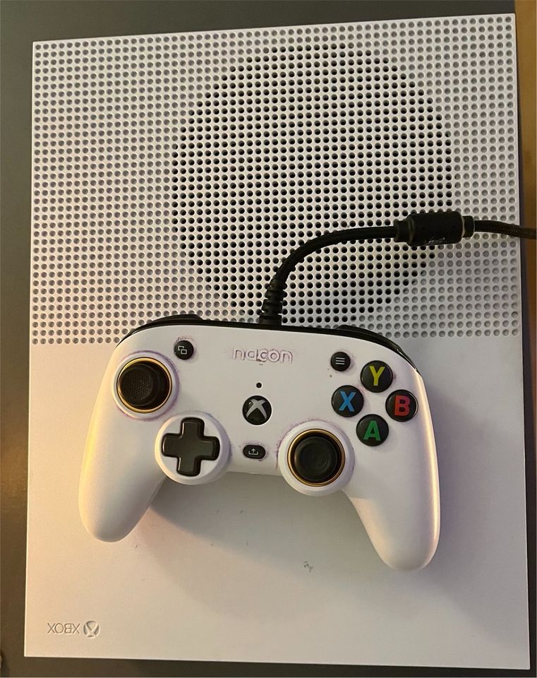 Xbox one s in Velbert