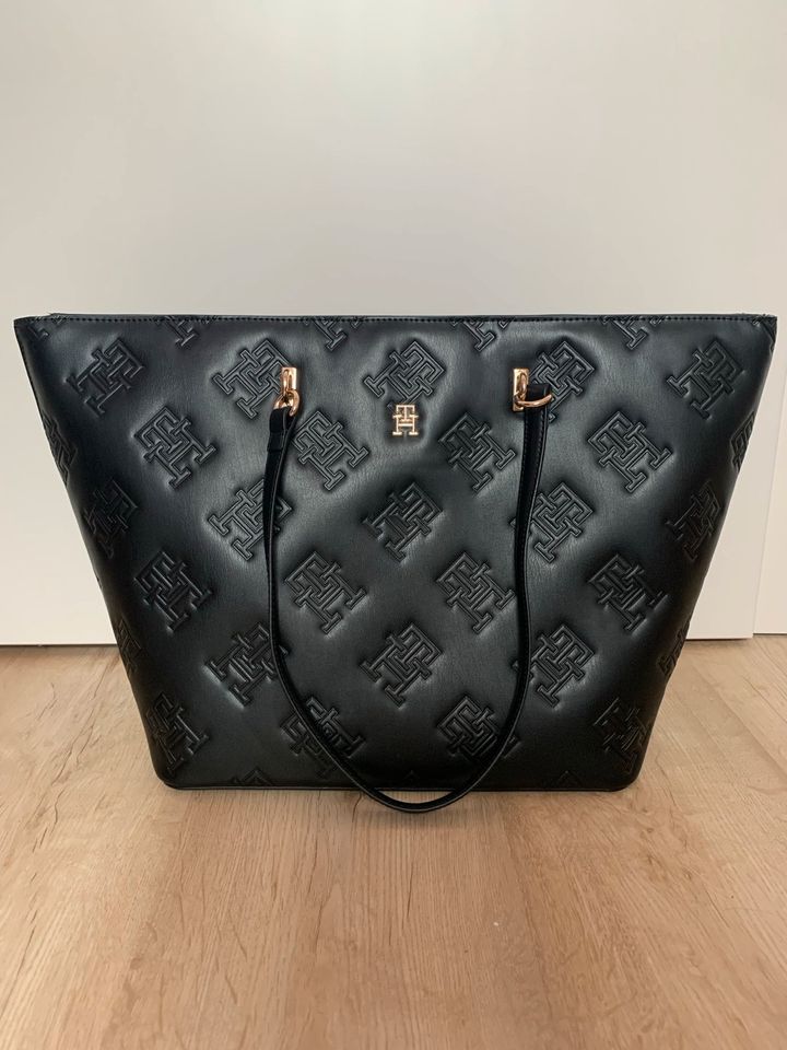 Neue Tommy Hilfiger Shopper Tasche in Langenfeld