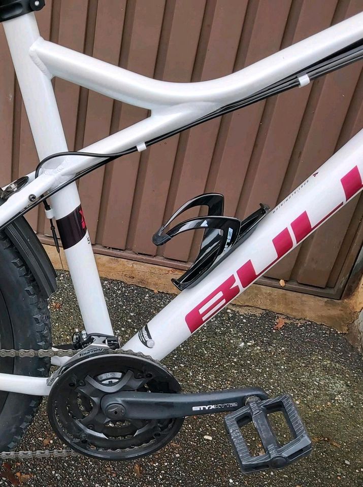 Fahrrad BULLS, Rahmenhöhe 51 cm.  Reifengrösse 27,5  Schaltung 21 in Straubing