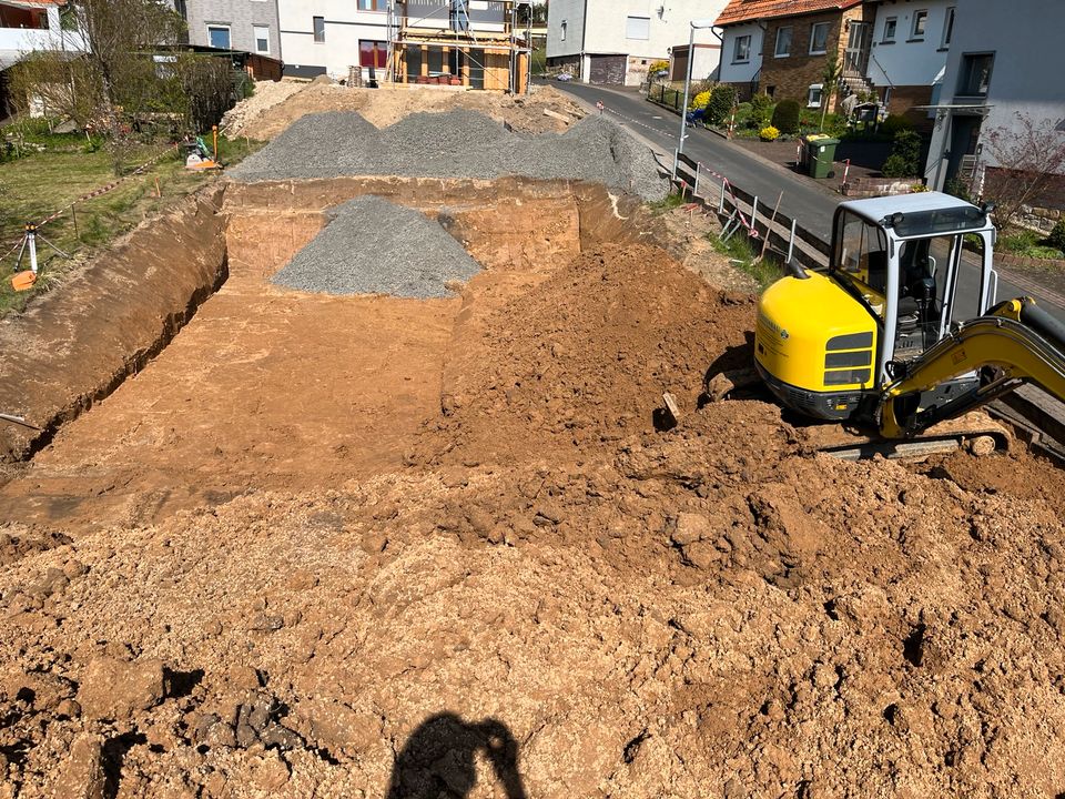 Baggerarbeiten Baugruben Drainagen Gartenbau Rodungen Fällgreifer in Grebenstein