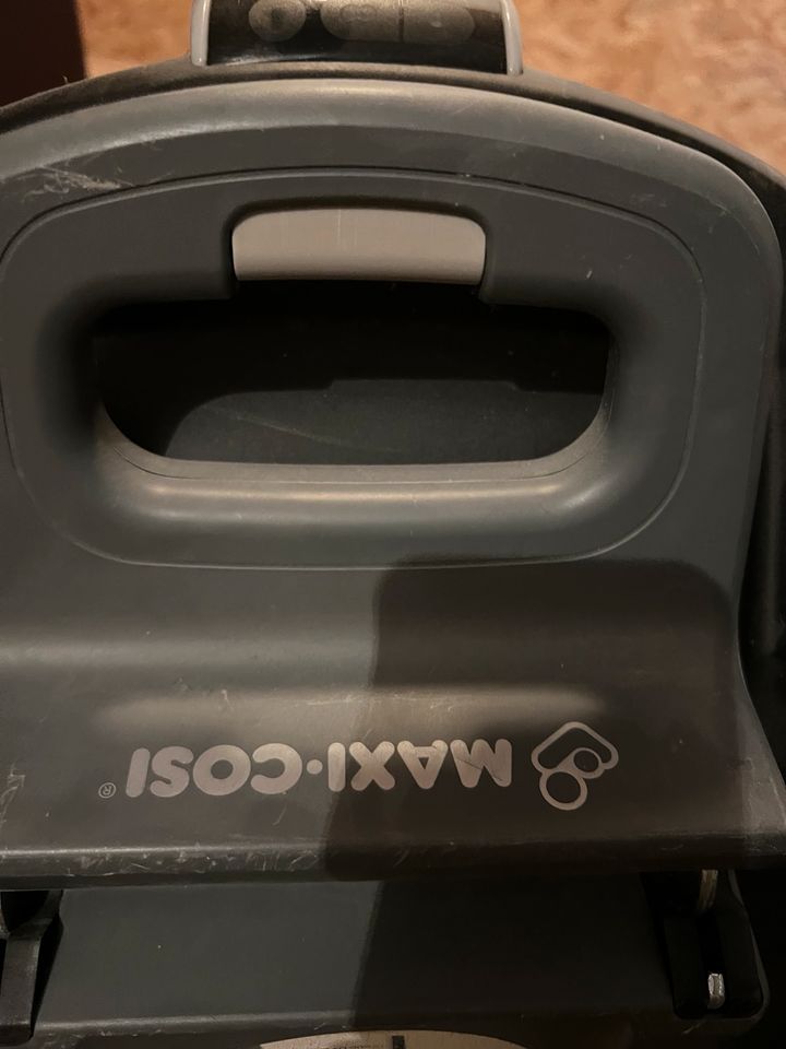 Isofix Maxi Cosi in Büren