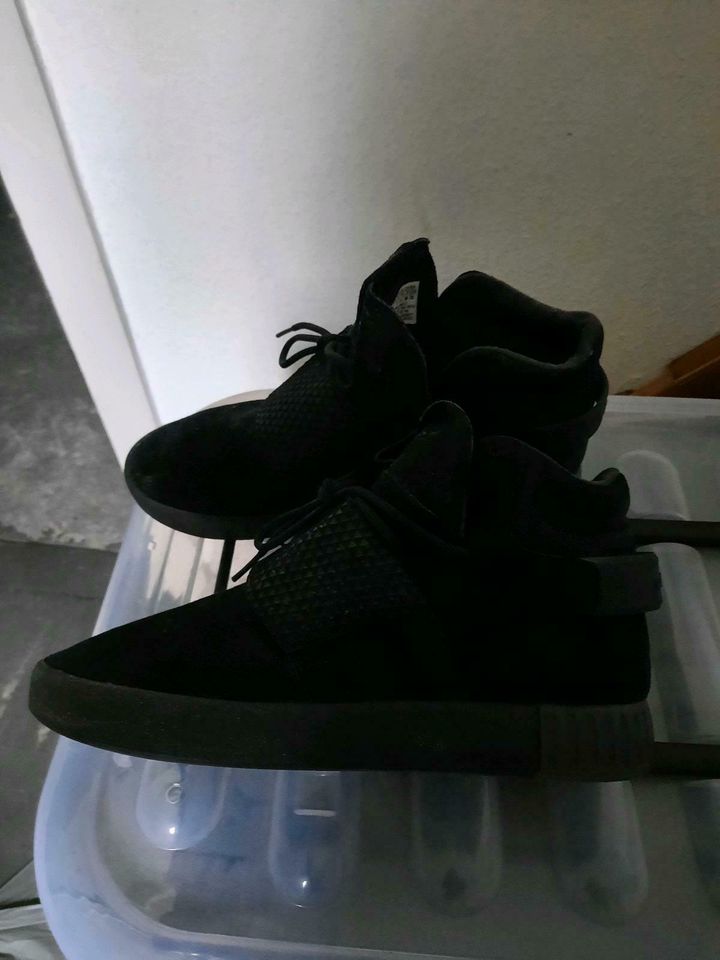 Adidas tubular gr.41.5 schwarz in Dinslaken