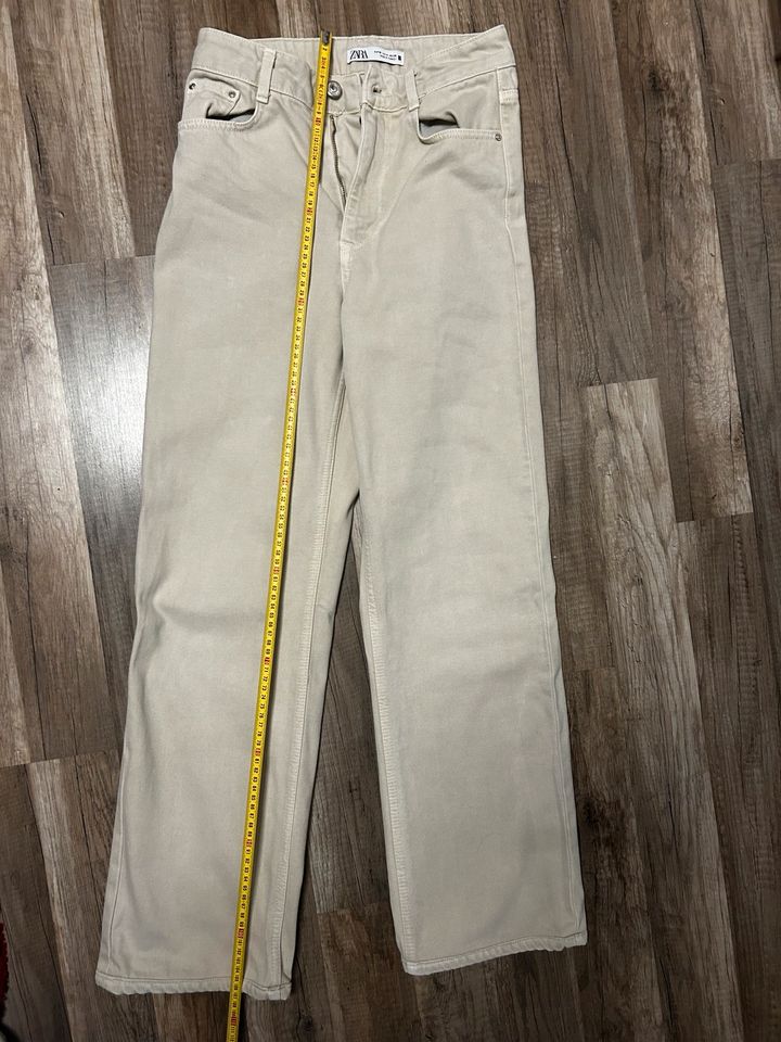 ZARA Straight Jeans in Nassau