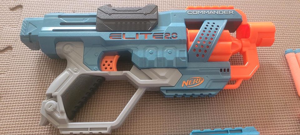 Nerf Elite 2.0 Commander und Trio Blaster in Höhenkirchen-Siegertsbrunn