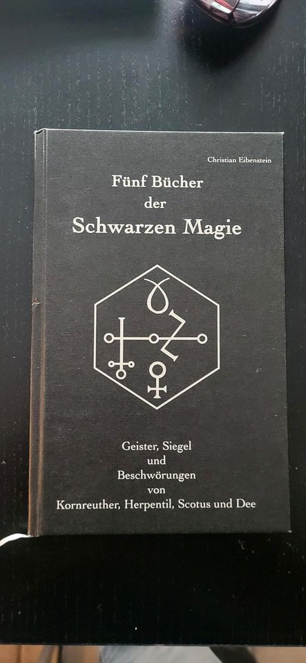 Bücher / Schwarze Magie / Satanismus/ Geister/ Beschwörungen in Sauerlach