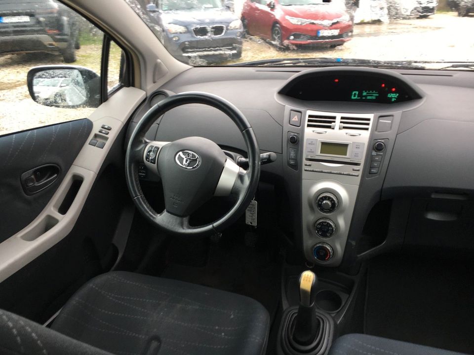Toyota Yaris Sol 1.3 KLIMA in Bonn