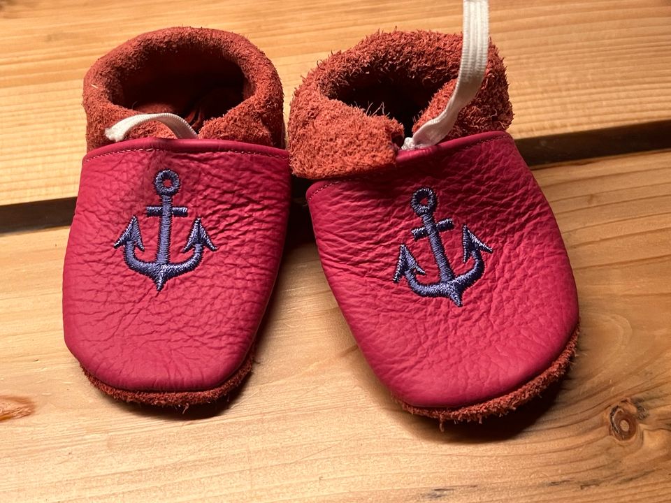 Lederschuhe Baby Kleinkind Lederpuschen Lauflerner in Ahrensburg