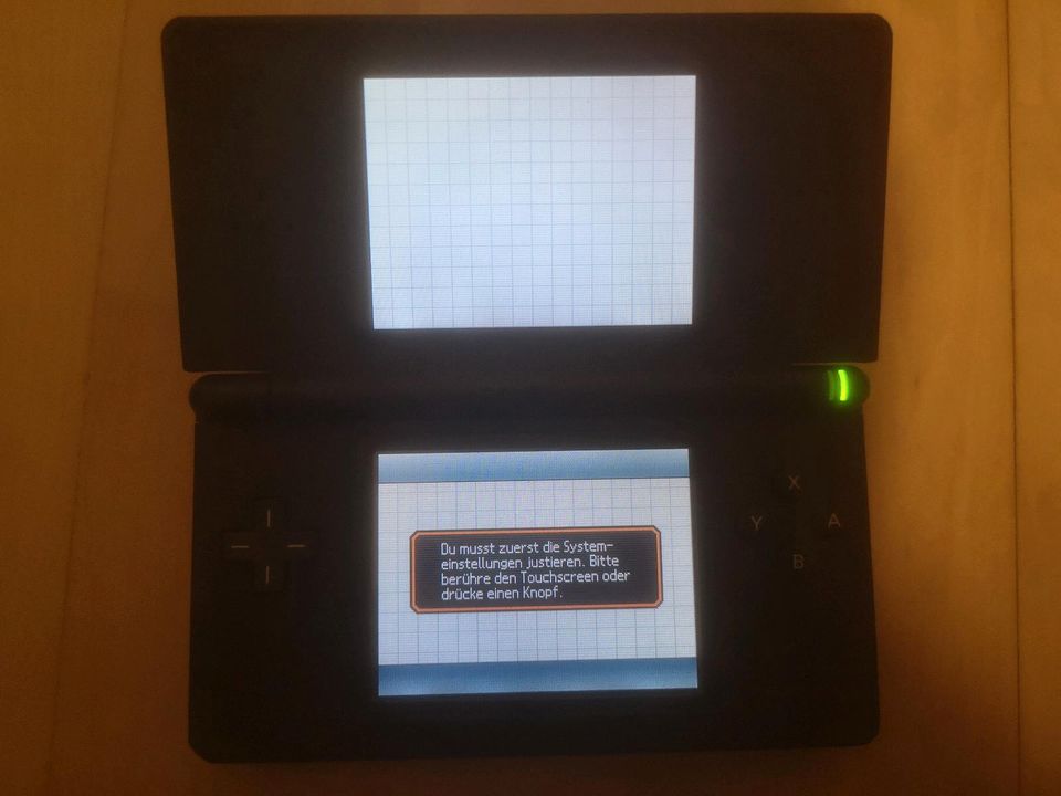 Nintendo DS Lite schwarz mit Ladegerät (ohne OVP) in Sulzbach a. Main