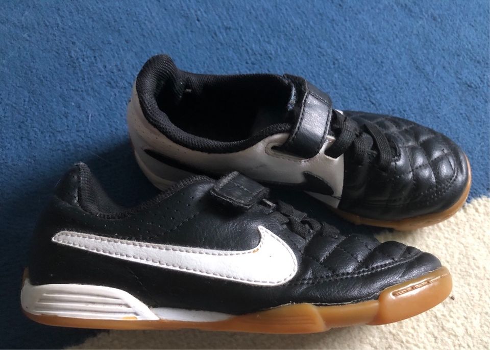 Nike Schuhe Gr 29 in München - Sendling | Gebrauchte Kinderschuhe Größe 29  kaufen | eBay Kleinanzeigen ist jetzt Kleinanzeigen