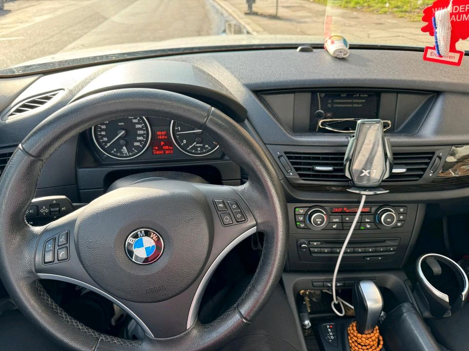 BMW X1 sehr sauber und sehr schön tauschen auch möglich in Halle