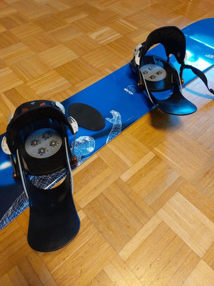 Snowboard und Boots in Heidelberg