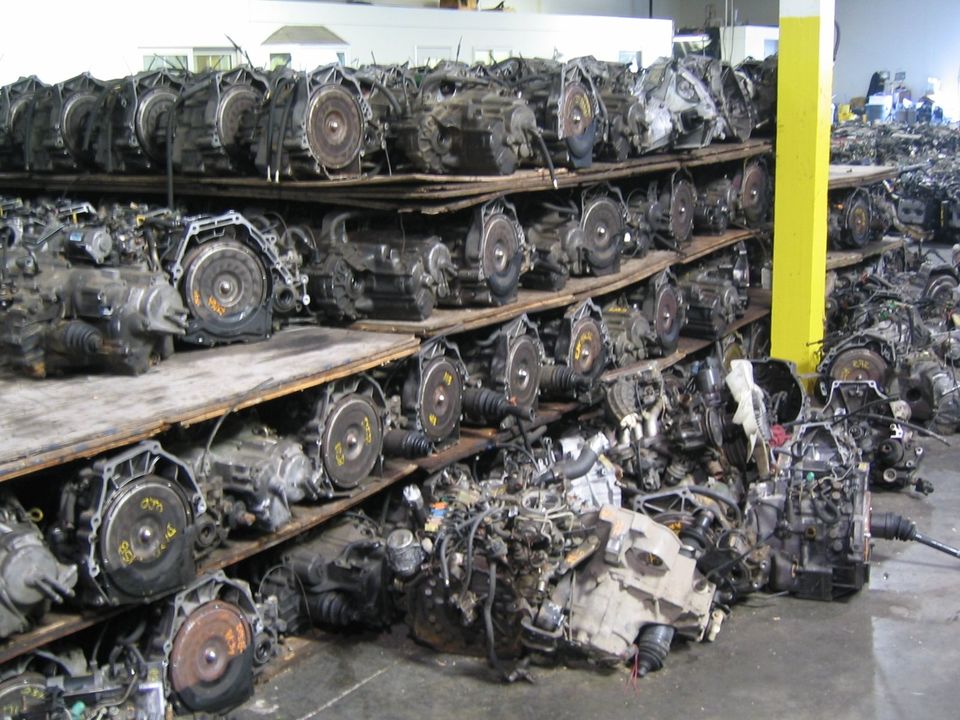 Motor 4.9 4M50 MITSUBISHI CANTER FUSO 2007-2012 129TKM UNKOMPLETT in Berlin