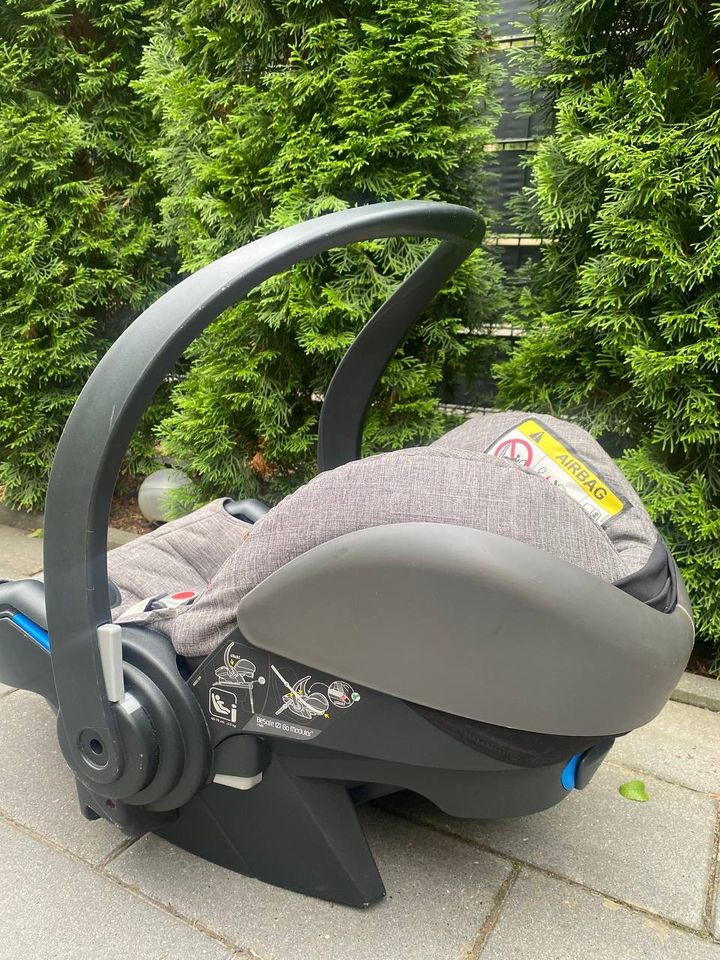 Stokke  besafe IZI GO Modular Autositz Babyschale Kindersitz in Bochum