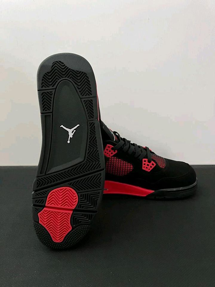 Jordan 4 Red Thunder 39-40 in Troisdorf