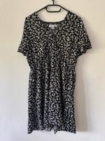 Amisu Sommer Kleid schwarz / weiß geblümt Hessen - Bad Camberg Vorschau