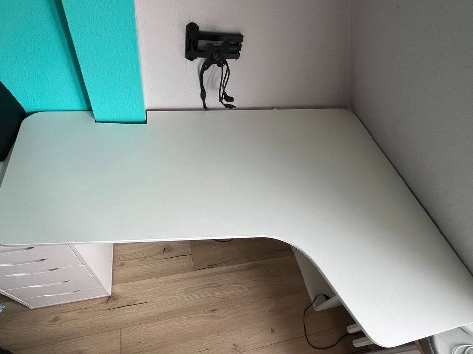 Eckschreibtischplatte rechts, weiß, 160x110 cm in Kiel