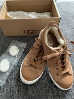 UGG Sneaker Gr. 30 sehr guter Zustand Nordrhein-Westfalen - Mönchengladbach Vorschau