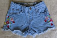 Primark Shorts kurze Hose Jeansshorts Denim Mädchen Gr. 104 Düsseldorf - Eller Vorschau