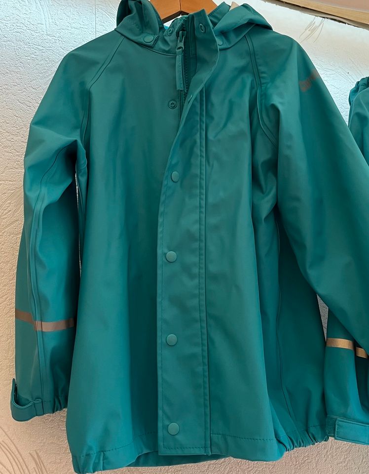 2 x Regenjacke, CareTec, Gr.: 116, Zwillinge??? in Freital