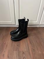 H&M Damen Stiefeletten schwarz 37 Niedersachsen - Emden Vorschau