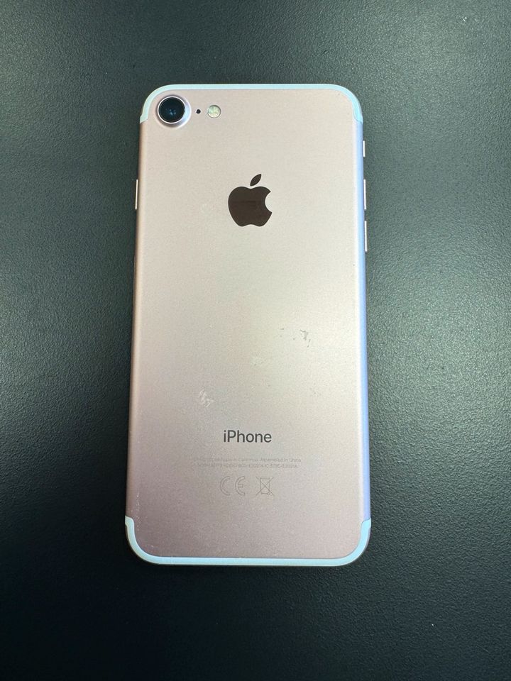 iPhone 7 Rosé Gold 128 GB in Bad Lippspringe