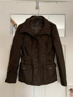 * Wunderschöne khakifarbene Wolljacke mit Kragen * Mitte - Wedding Vorschau