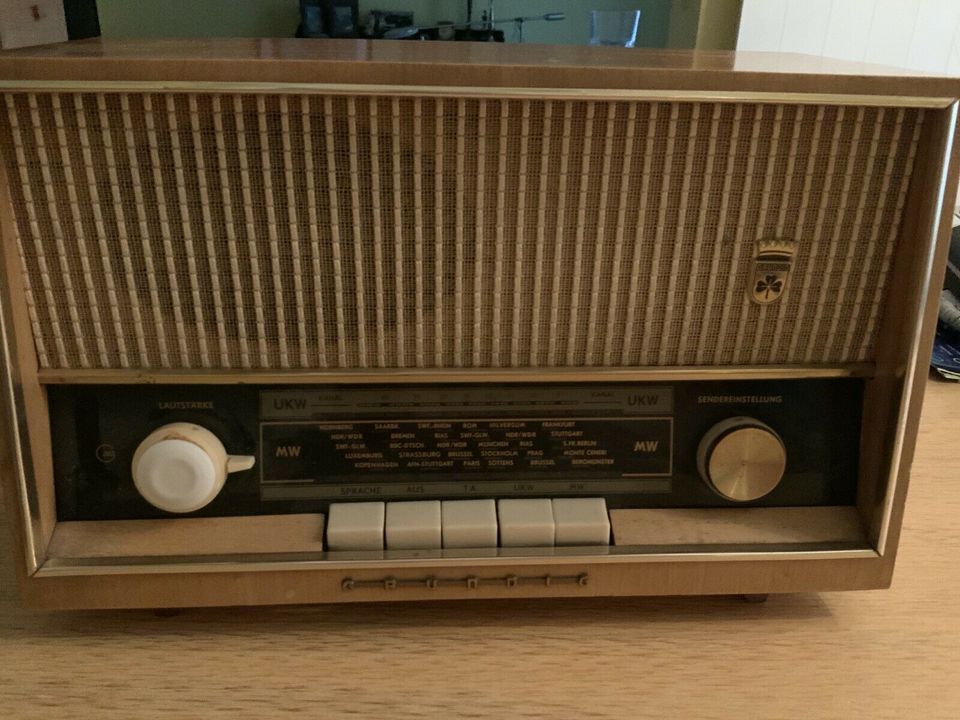 Röhrenradio Grundig in Haan