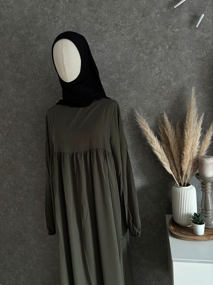 Abaya Maxikleid khaki Kleid Sommer Neu mit Etikett in Hattingen