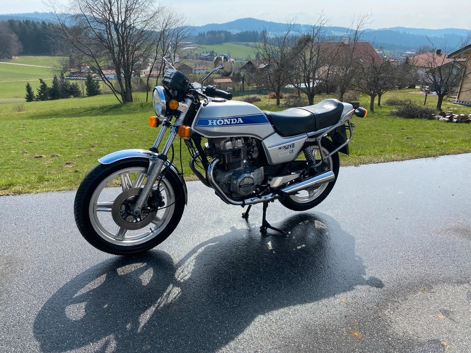 Honda Cb250N in Hinterschmiding