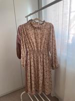 Geblümtes Kleid SHEIN braun weiß Größe L/40 Nordrhein-Westfalen - Schloß Holte-Stukenbrock Vorschau