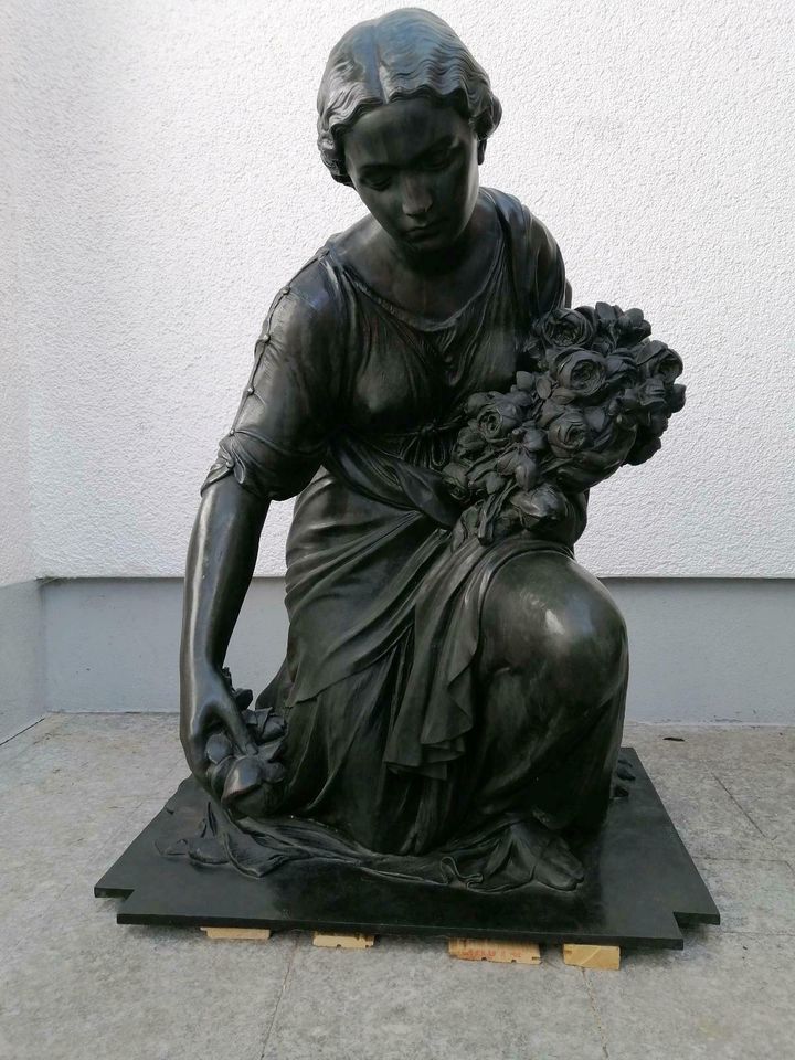 Bronze Figur - Geldanlage "Das Rosenmädchen"  von Heinrich Waderé in Sehmatal-Cranzahl