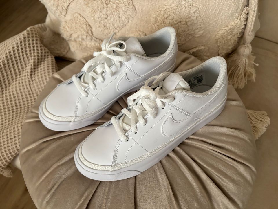 Nike sneaker weiß 38 neu in Hanau